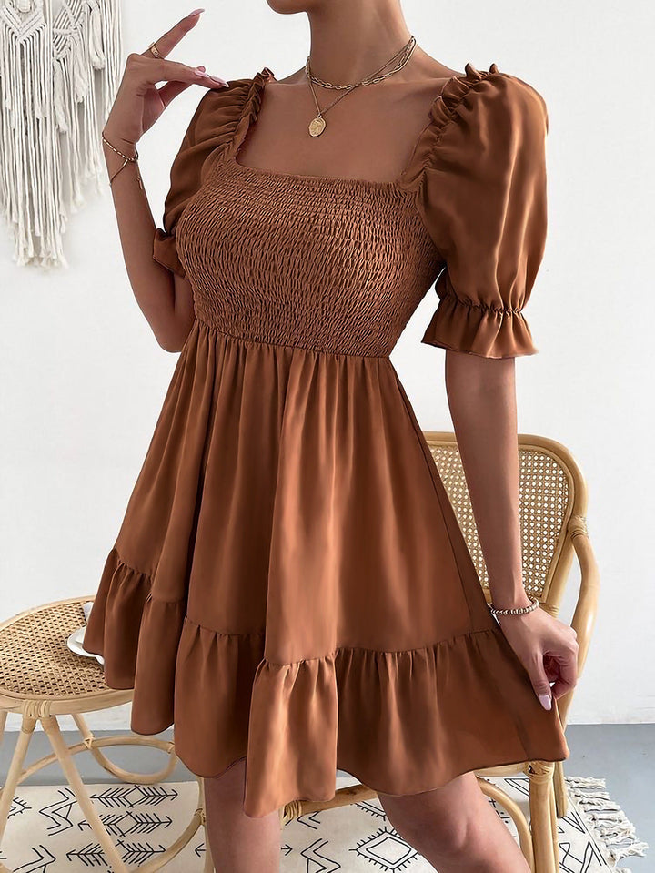 Drune - Braunes Minikleid mit Puffärmeln