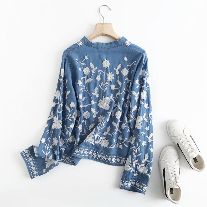 Drune | Bestickte Blumenbluse mit Knopfleiste