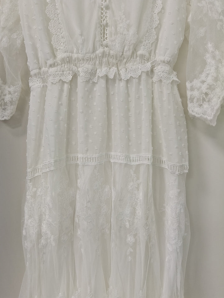 Drune | Cross Halbtransparente Spitzen Maxikleid