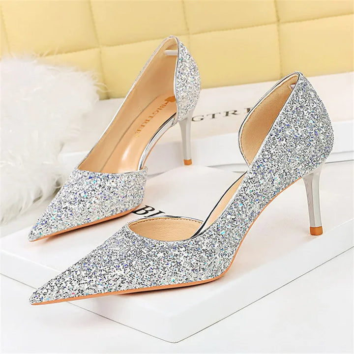 Drune | Glitzernder, Spitzer Stiletto Absatz