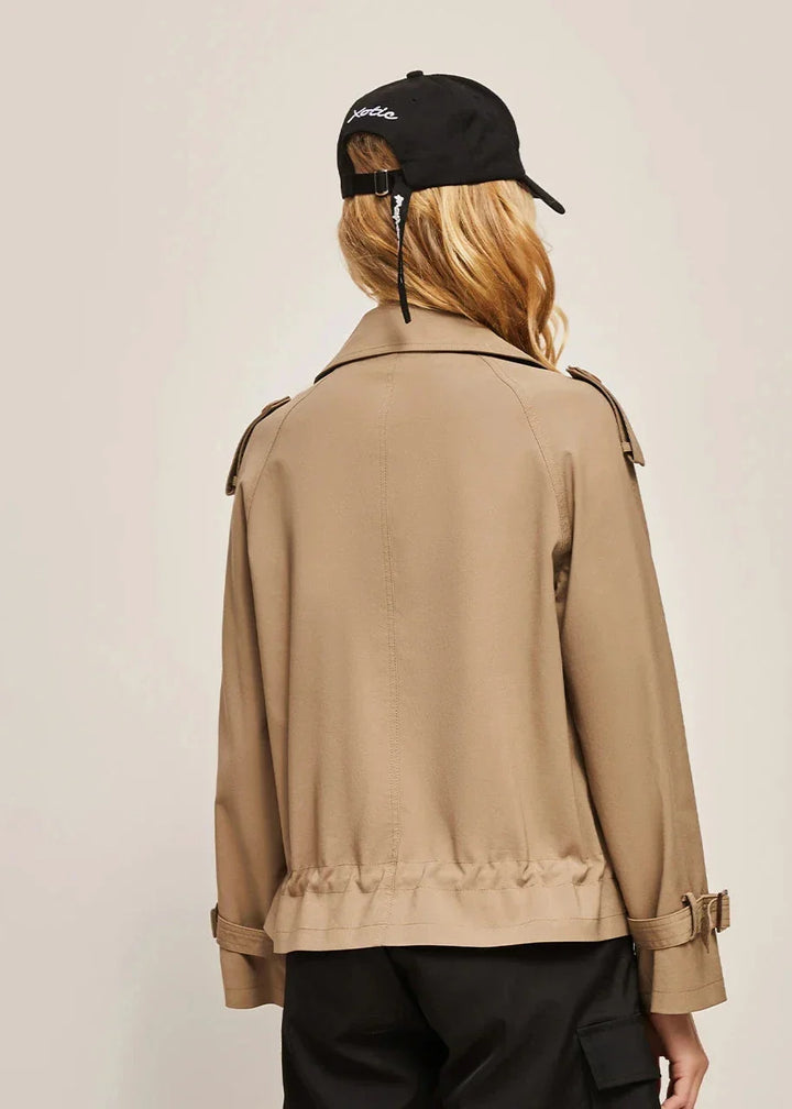 Drune | Doppelreihiger Trenchcoat für Damen - formelle und lässige Jacke