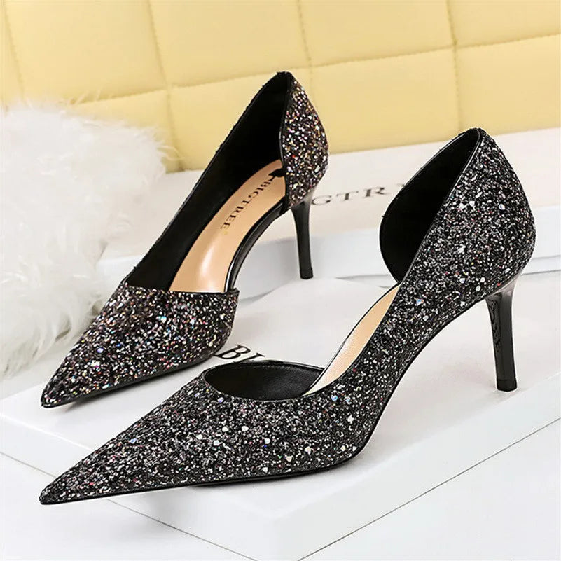Drune | Glitzernder, Spitzer Stiletto Absatz