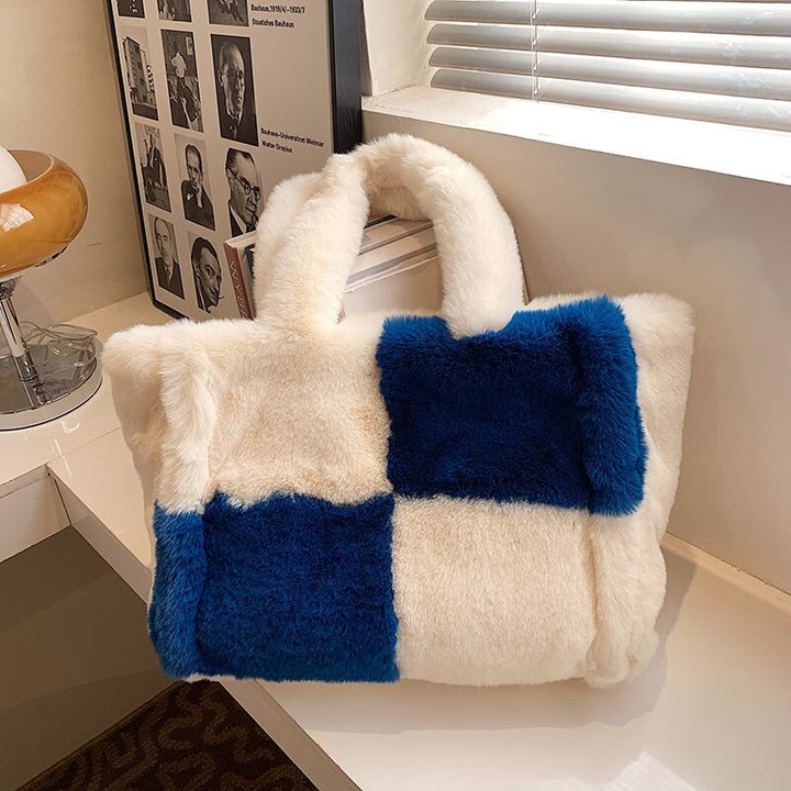Drune | Pipe Plush Handtasche - Eine bequeme und winterliche Damenhandtasche