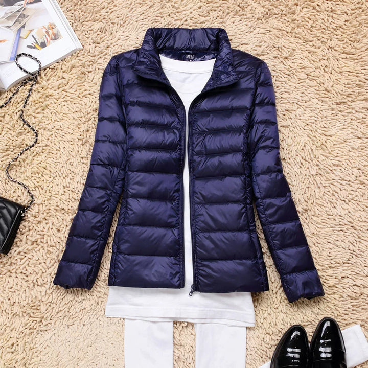 Drune | Ultraleichte Damen Daunenjacke mit Kapuze