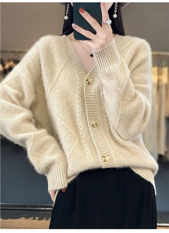 Drune | Winter Strickjacke mit V-Ausschnitt