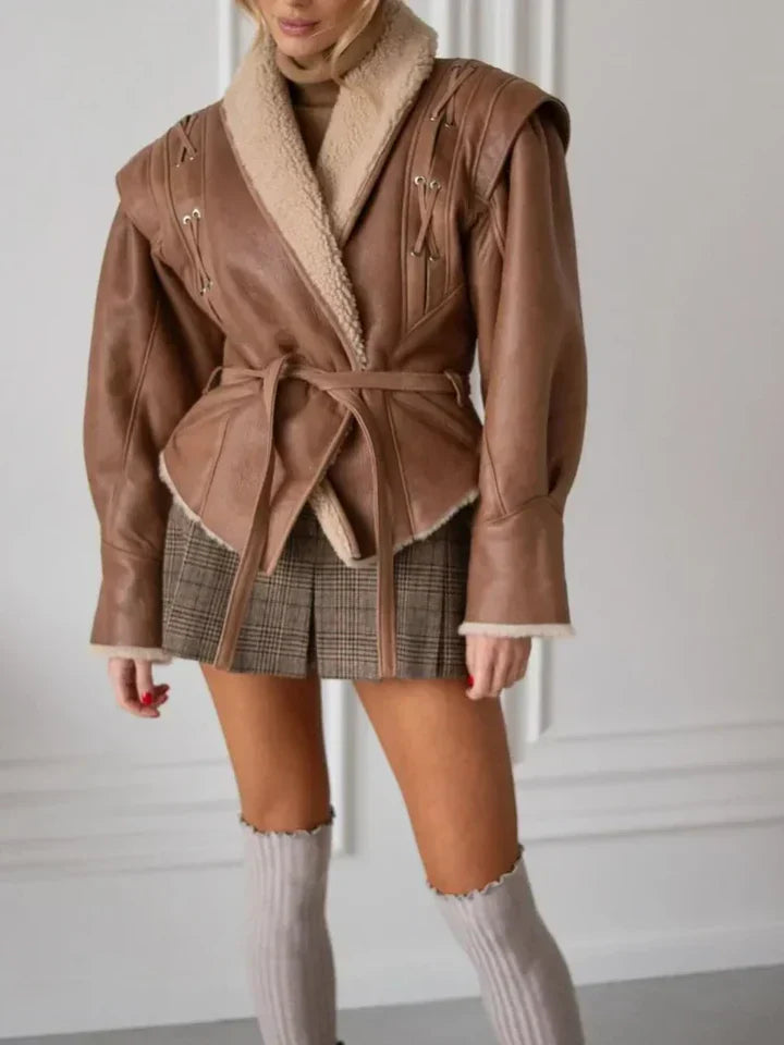 Drune | Braune Lederjacke mit Fell und Gürtel