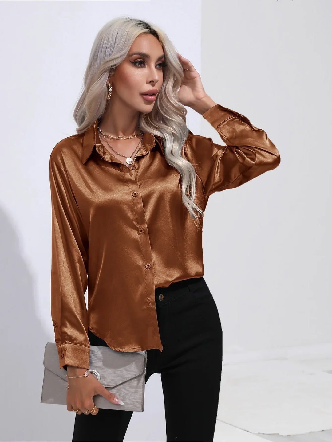 Drune | Elegante Satinbluse Mit V-ausschnitt & Langen Ärmeln