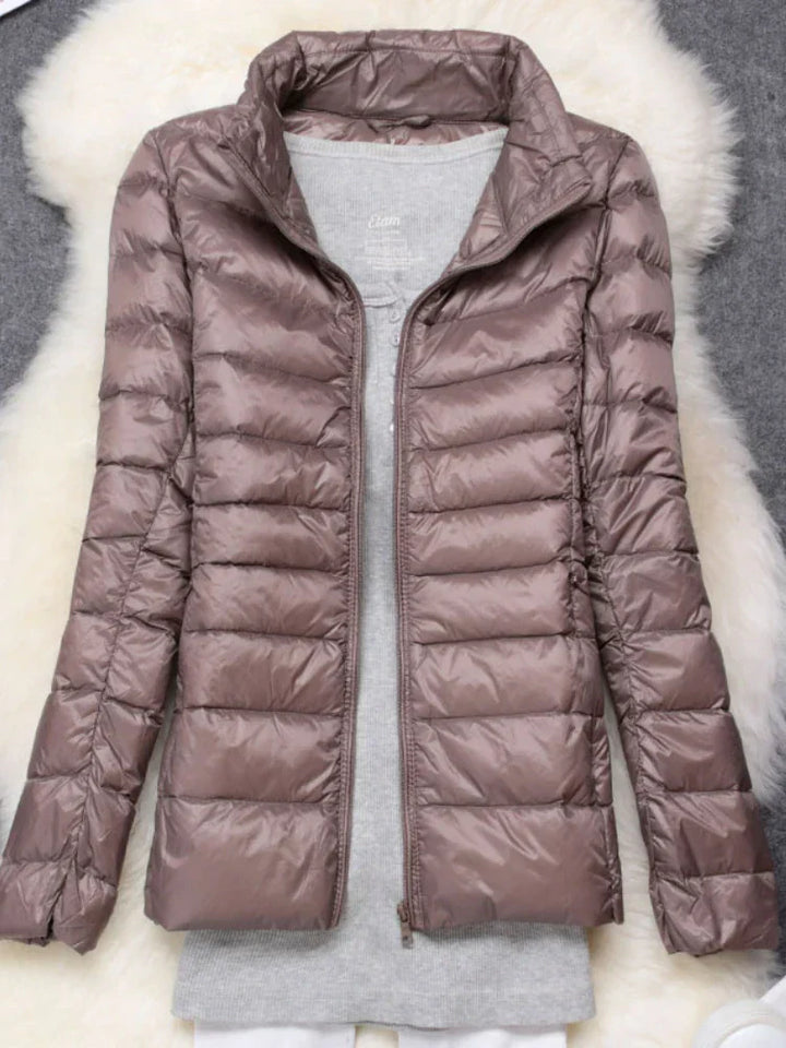 Drune | Ultraleichte Damen Daunenjacke mit Kapuze