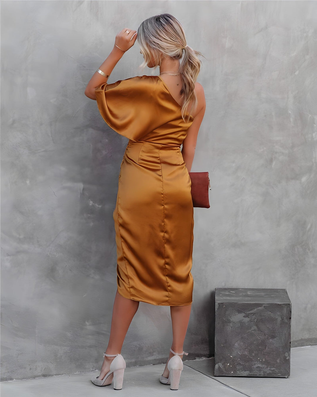 Drunef-elegantes-one-shoulder-abendkleid-aus-satin-asymmetrisches-partykleid-aus-satin-mit-ruschen