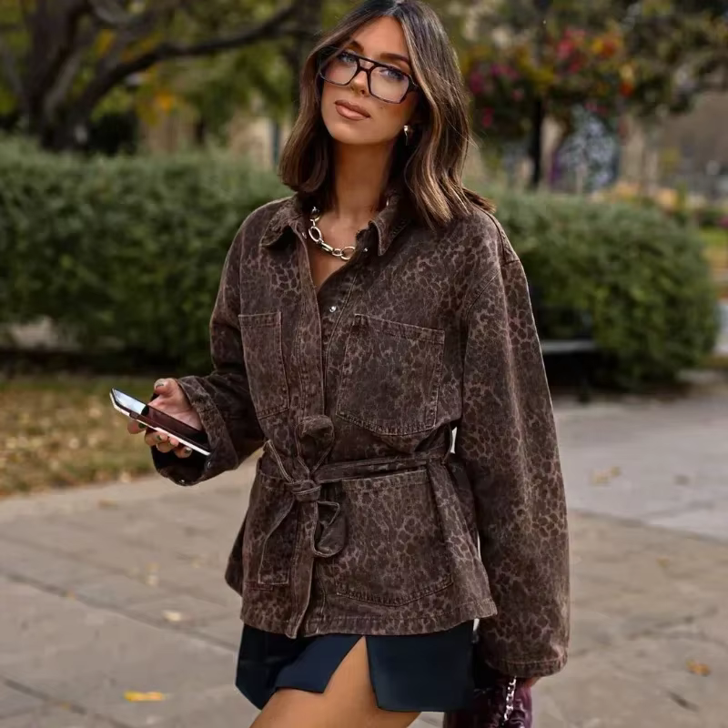 Drune | Jeansjacke mit Leopardenmuster