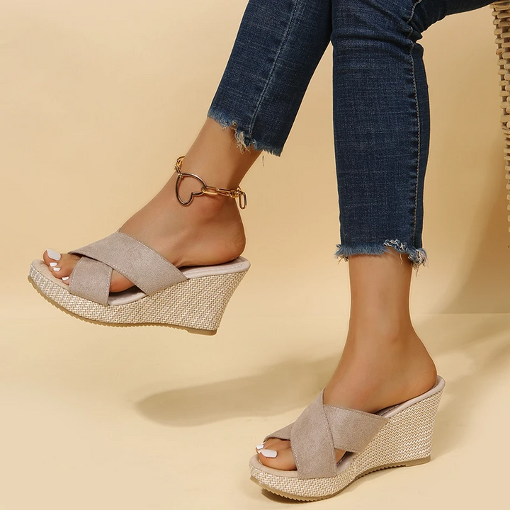 Drune | Orthopädische Damensandalen Design