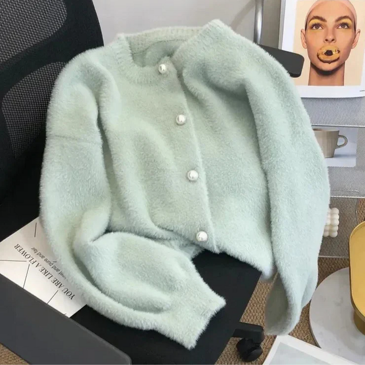 Drune | Weich gestrickte Jacke mit Perlmuttknöpfen für Damen