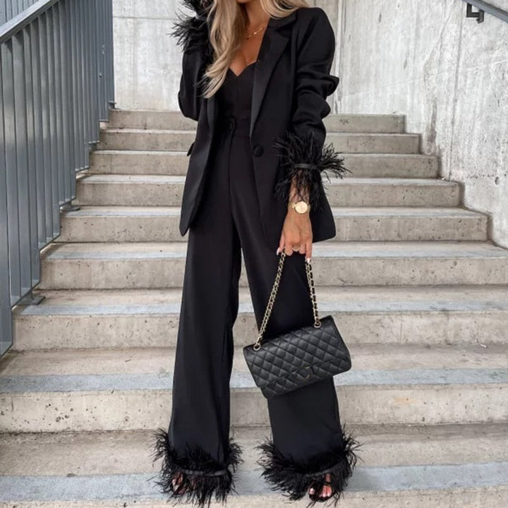 Drune | Damenanzug mit Federn - Für einen einzigartigen und raffinierten Look