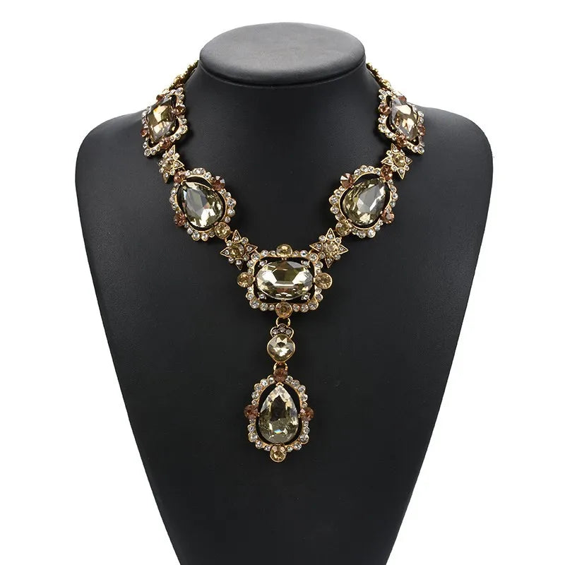Drune | Statement Rhinestones Schmuck Große Edelstein Gem Stein Kristall Viktorianischer Schmuck Grüner Smaragd Bib Halskette für Frauen