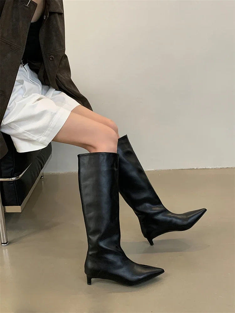 Drune | Knielange dünne Absatzstiefel