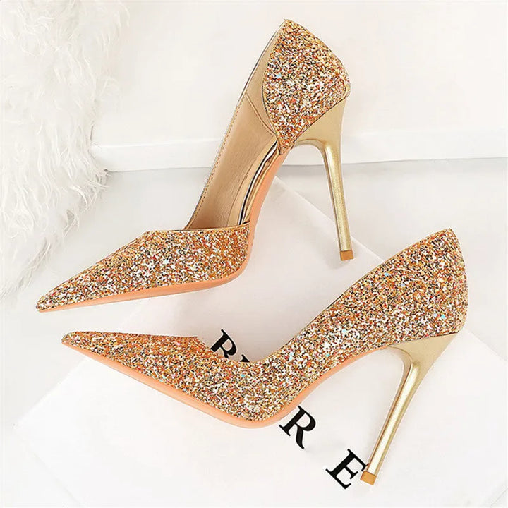 Drune | Glitzernder, Spitzer Stiletto Absatz