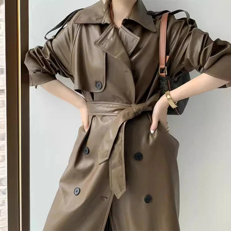 Drune | Langer Trenchcoat Für Frauen Lederlook Stilvoll und Modern