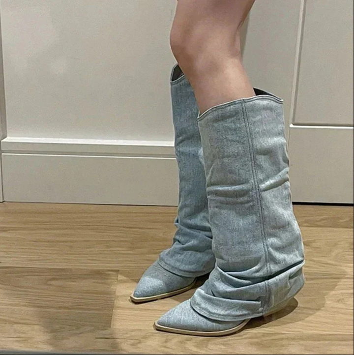 Drune | denim-kniestiefel mit trendigem look für damen