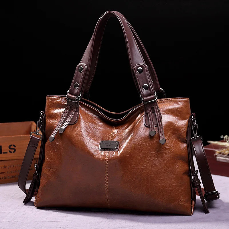 Drune | Taschen aus Geschmeidigem Leder mit Zwei Riemen und Eleganten Details