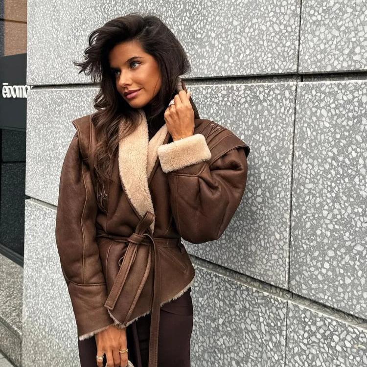 Drune | Stylische Kunstlederjacke mit Teddy Futter und Schnürdetails