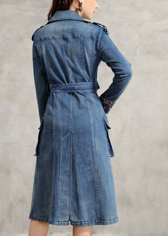 Drune | Blaue Peter-Pan-Kragen Taschen Gestickte Doppelbrust Gürtel Baumwoll-Denim-Trenchcoats