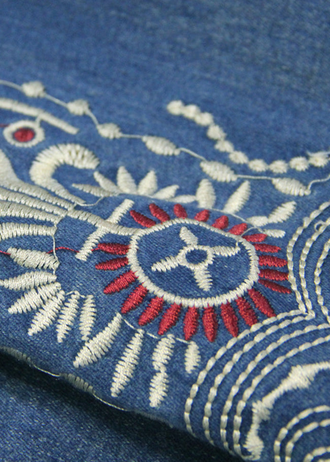 Drune | Blaue Peter-Pan-Kragen Taschen Gestickte Doppelbrust Gürtel Baumwoll-Denim-Trenchcoats