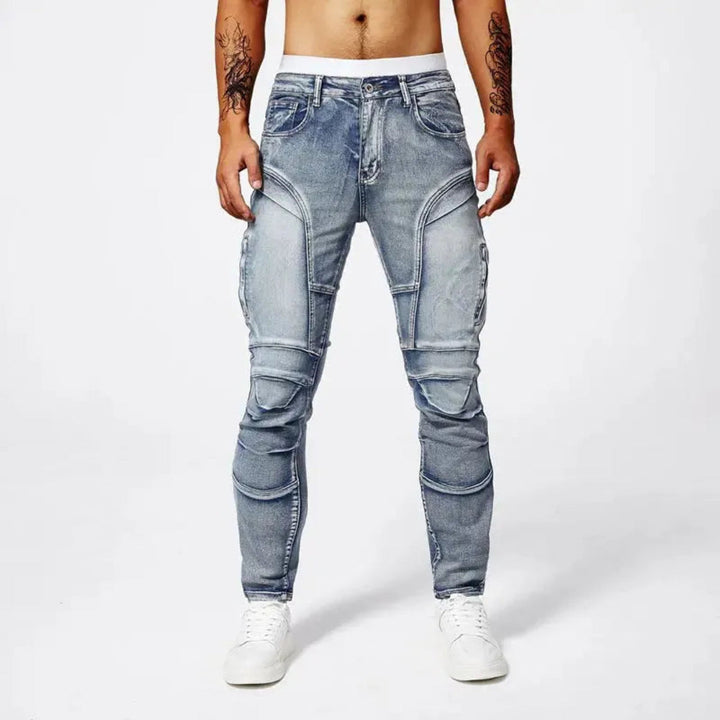 Drune | Fit Moto Jeans aus Premium Stretch-Denim mit Panel-Nähten