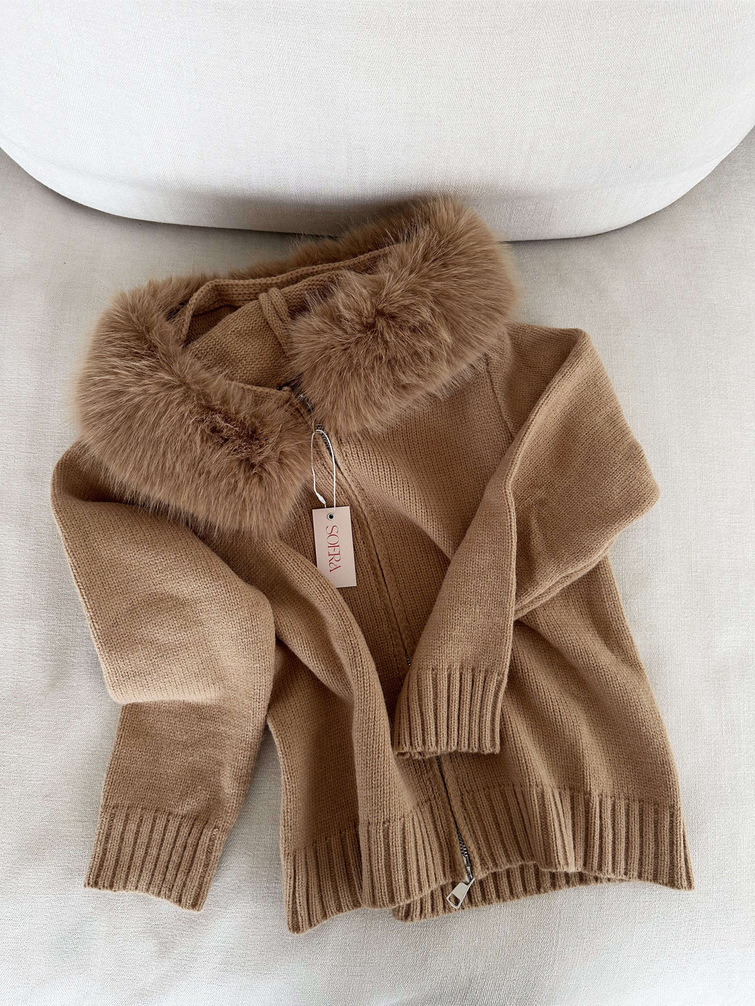 Drune | Strickjacke Grau mit Kapuze und Kunstpelz Warme Winterjacke