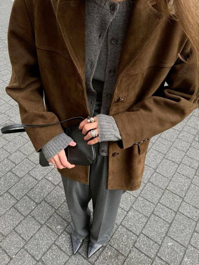 Drune | Klassischer Blazer Aus Wildlederimitat in Braun