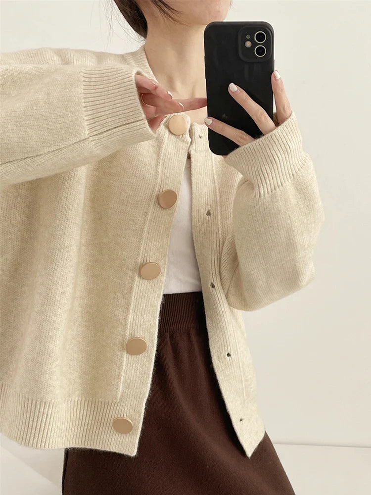 Drune | Strickjacke Damen Lang mit Rundhalsausschnitt