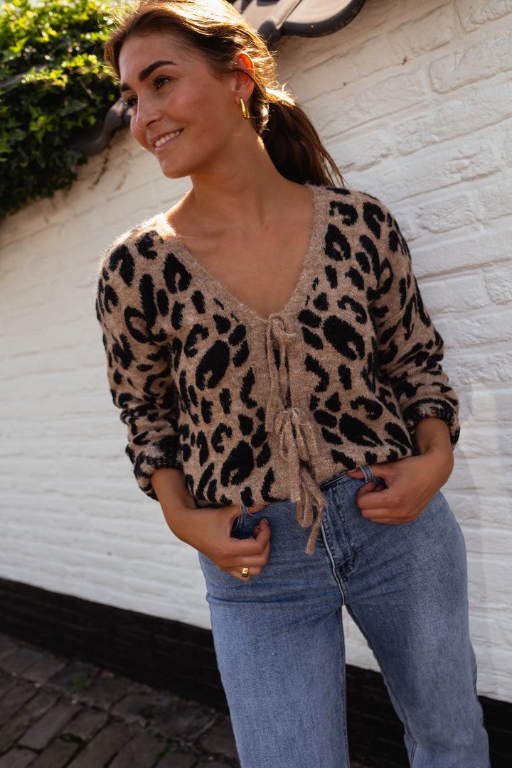 Drune | Stilvoller langer schwarzer Cardigan für mühelose Eleganz