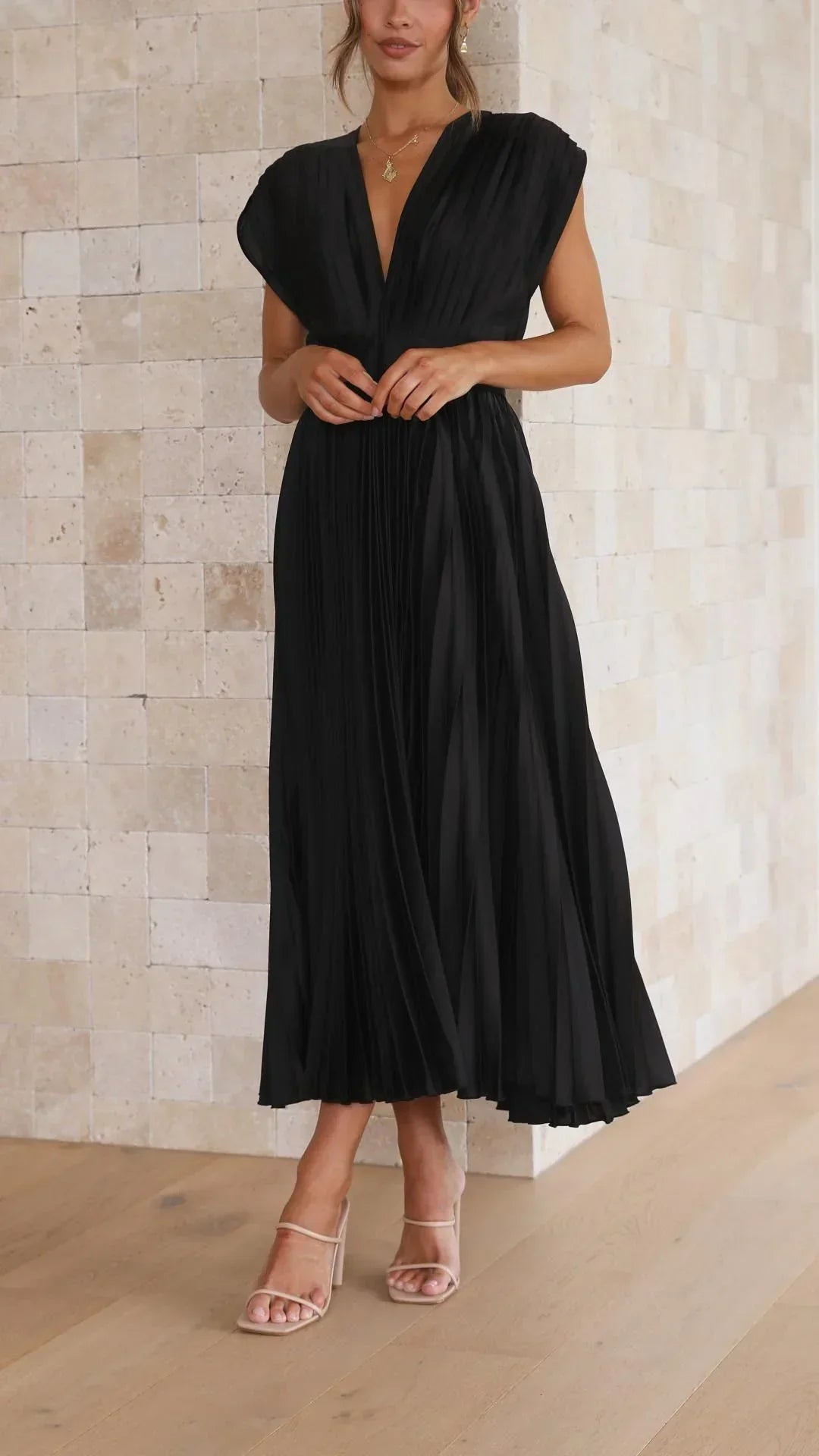 Drune | Elektrisch Plissiertes, Elegantes Ärmelloses Kleid