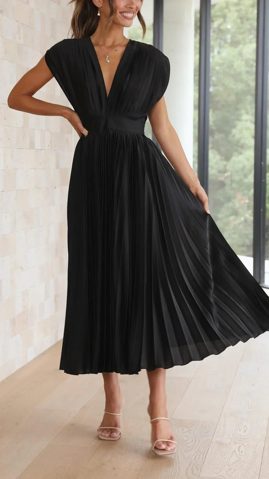 Drune | Elektrisch Plissiertes, Elegantes Ärmelloses Kleid