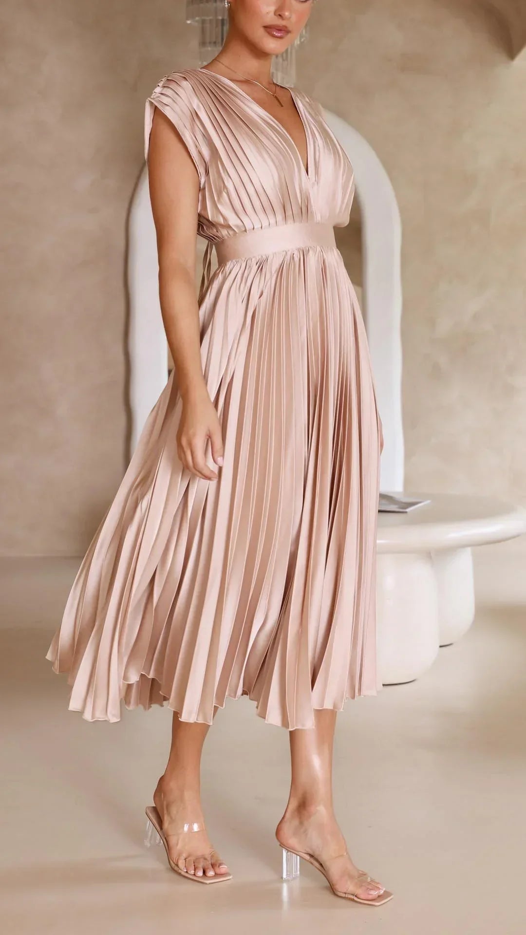 Drune | Elektrisch Plissiertes, Elegantes Ärmelloses Kleid