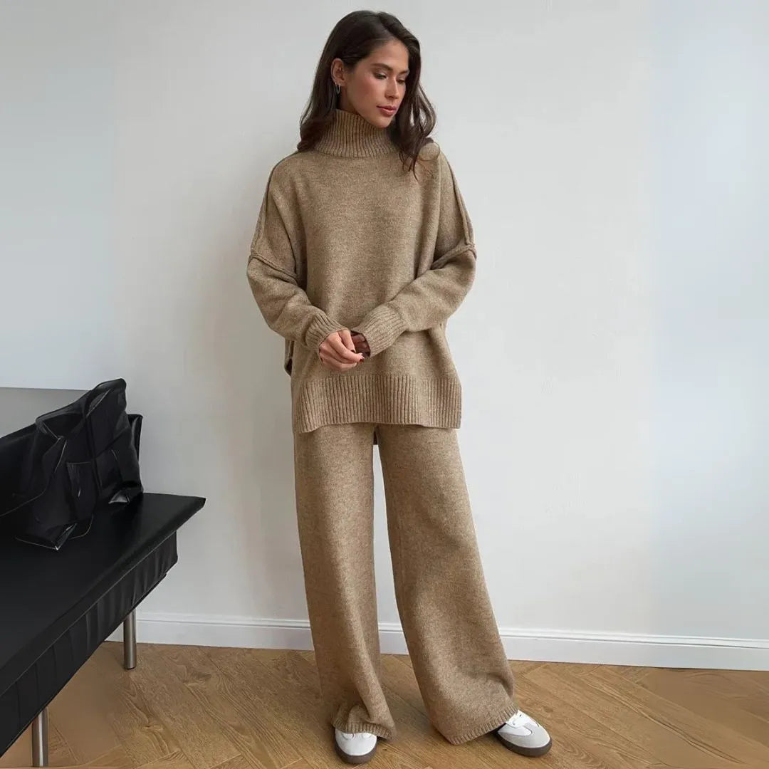 Drune | Übergröße Lounge-Set mit Rollkragenpullover und weiten Hosen