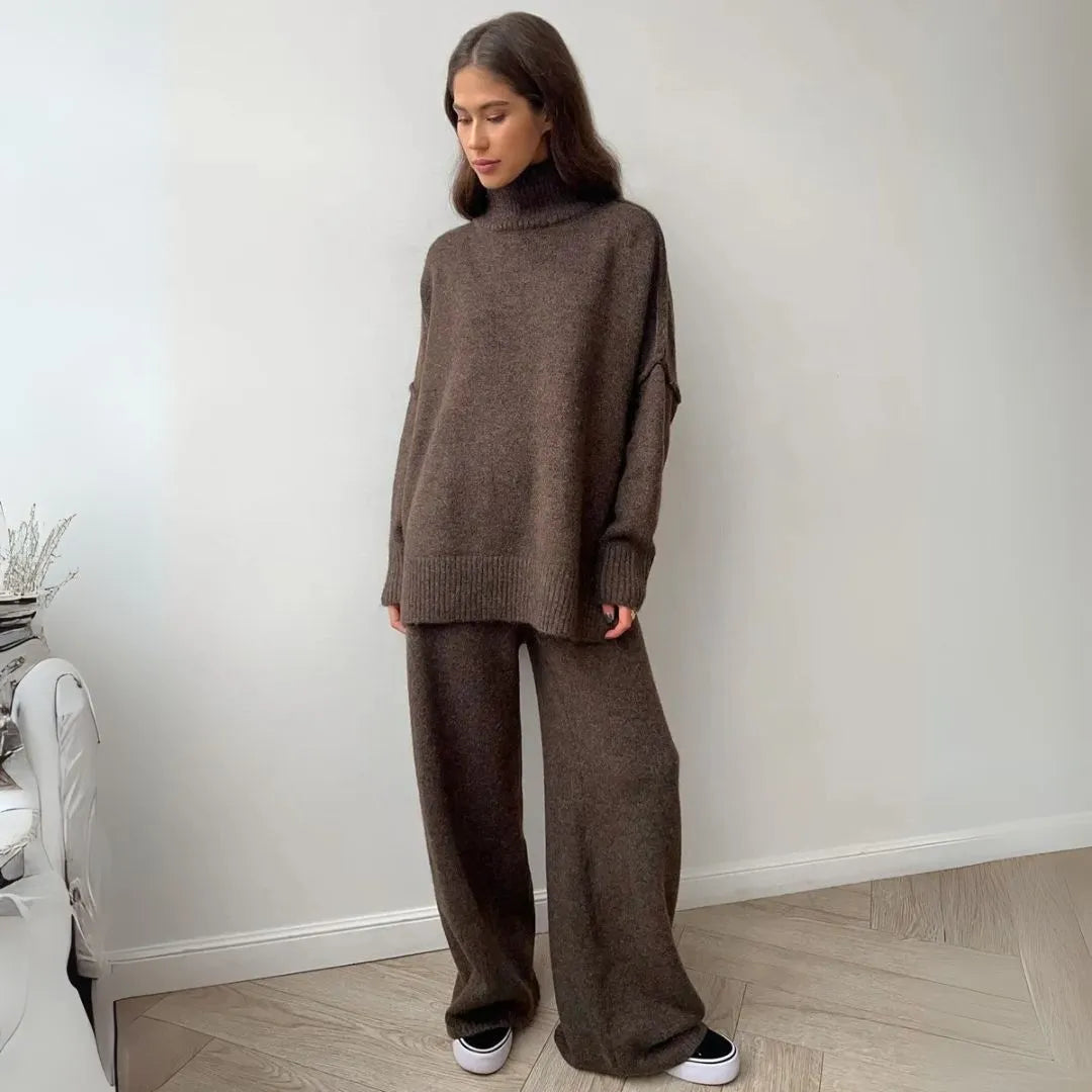 Drune | Übergröße Lounge-Set mit Rollkragenpullover und weiten Hosen