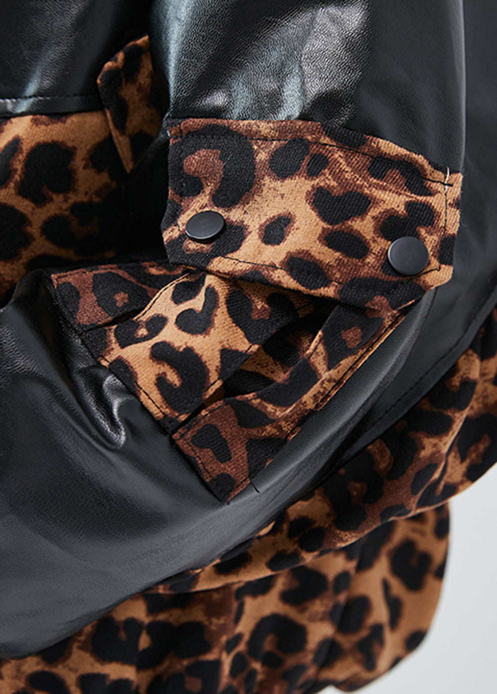 Drune | Schwarze Übergroße Patchwork Leopard Kunstleder Mäntel