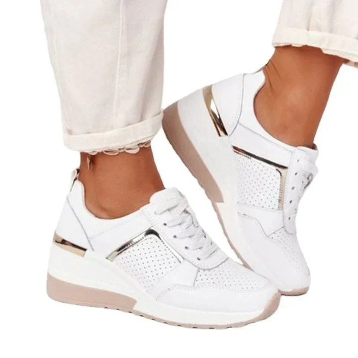 Drune | orthopädische, modisch ausgestellte Sneaker mit Glanz
