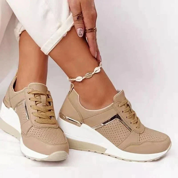 Drune | orthopädische, modisch ausgestellte Sneaker mit Glanz