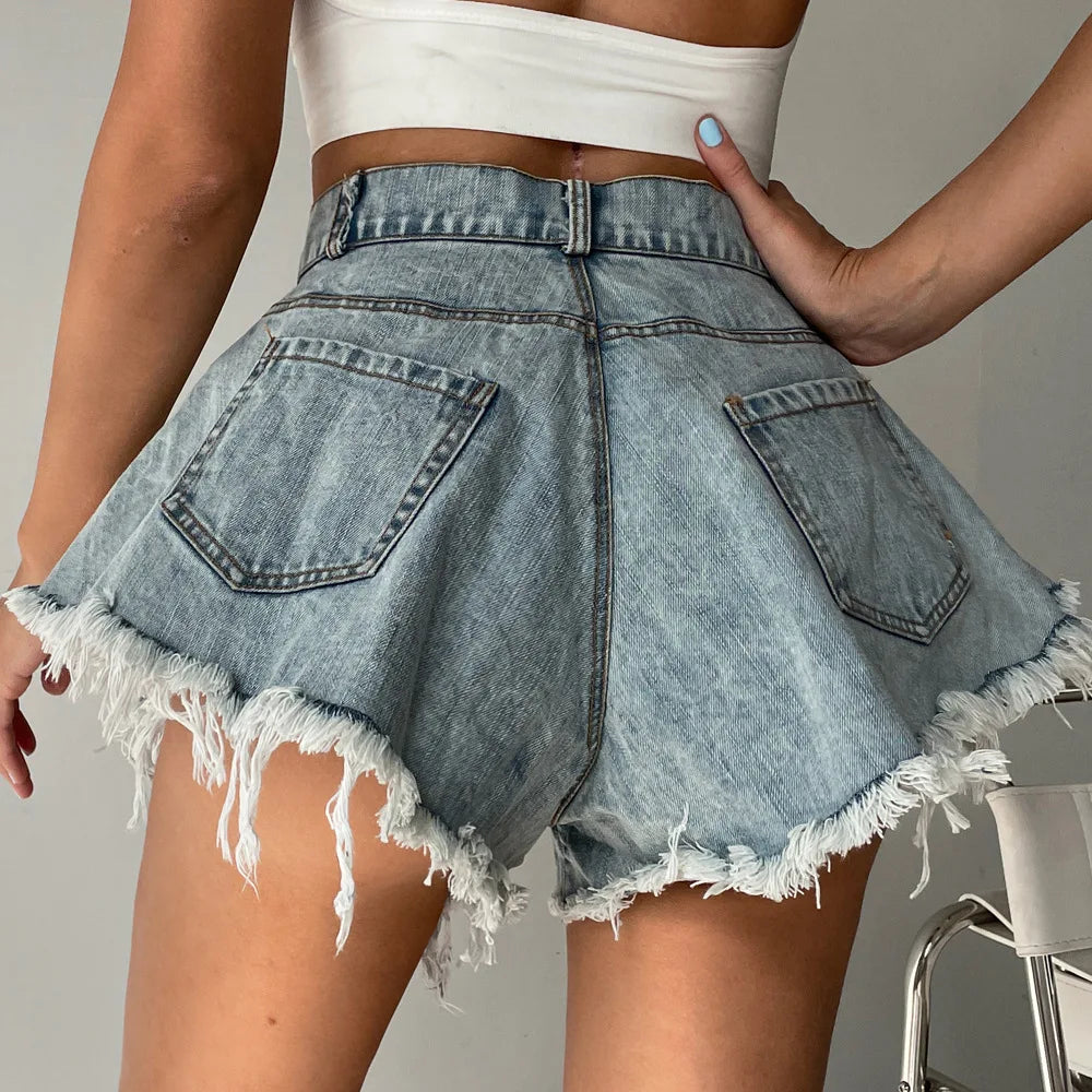 Drune | Jeansshorts mit Distressed-Saum für Damen