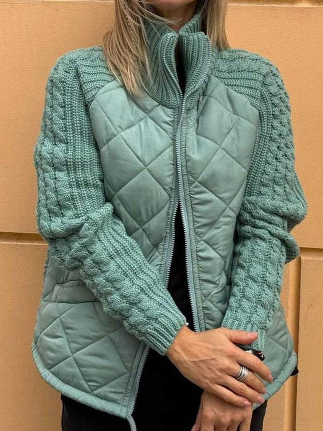 Drune | Damen Strick-Winterjacke mit Reißverschluss und gestepptem Vorderteil