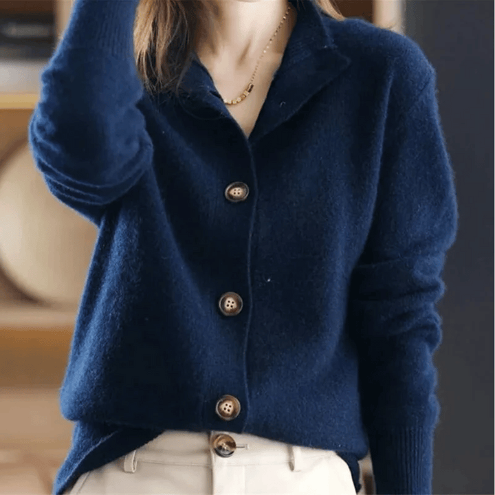 Drune | Damen Cardigan mit Stehkragen und modernen Knöpfen