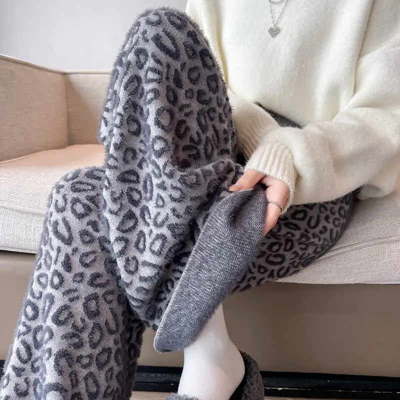 Drune | Weite Bein Hosen für Damen mit Leopardenmuster