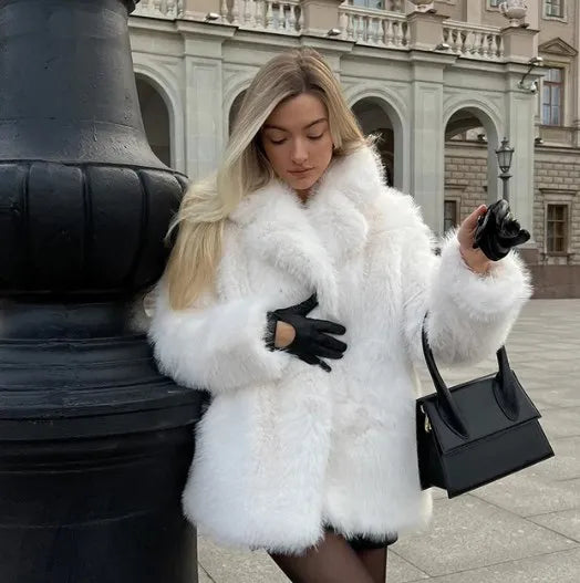 Drune | Noble Damen Pelzmantel mit zeitloser Eleganz - Winter 2024