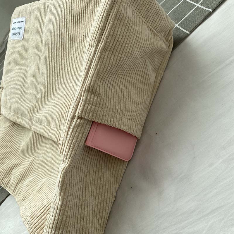 Drune | Weite Corduroy Schultertasche