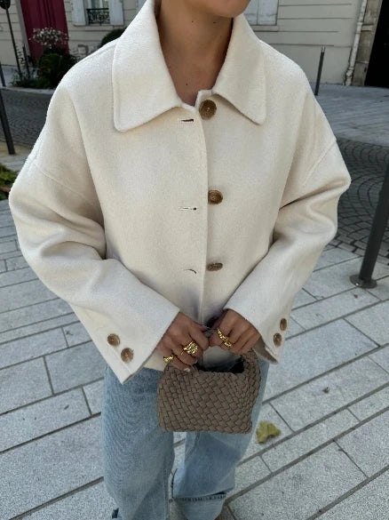 Drune | Kurze Wollwinterjacke mit Einer Brusttasche für Damen