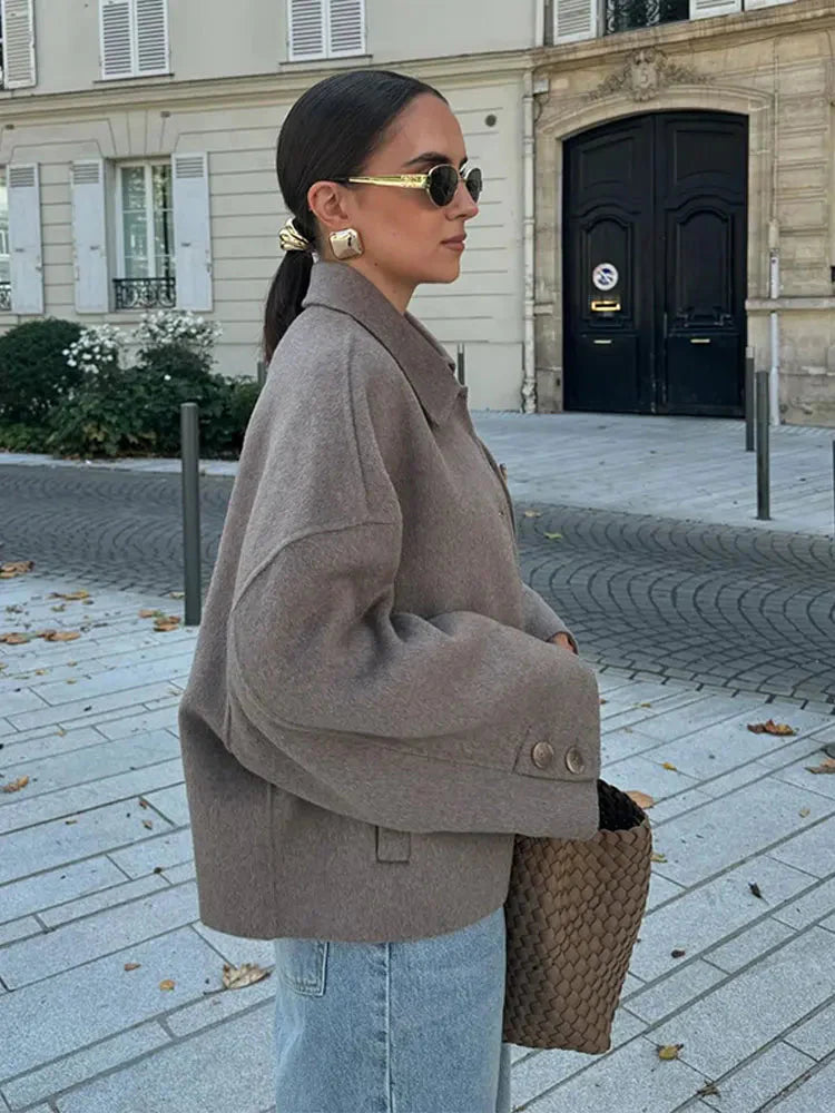 Drune | Kurze Wollwinterjacke mit Einer Brusttasche für Damen