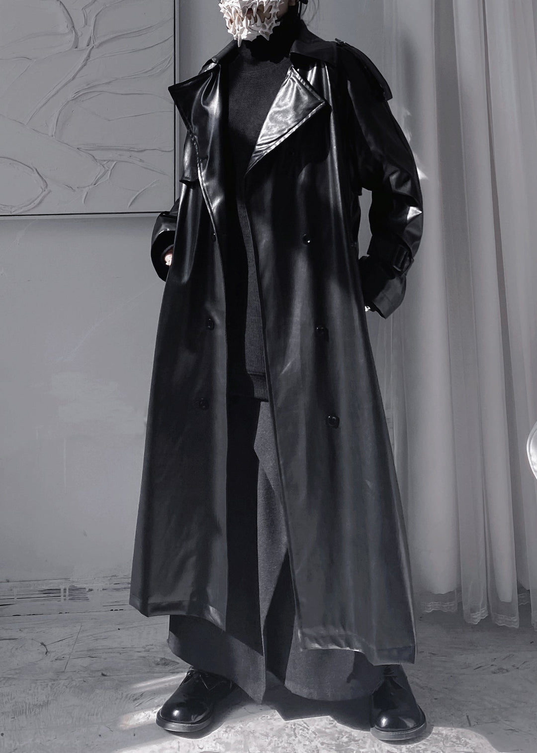 Drune | Schwarze Peter-Pan-Kragen Patchwork-Bänder Faux-Leder Lange Trenchcoats Lange Ärmel