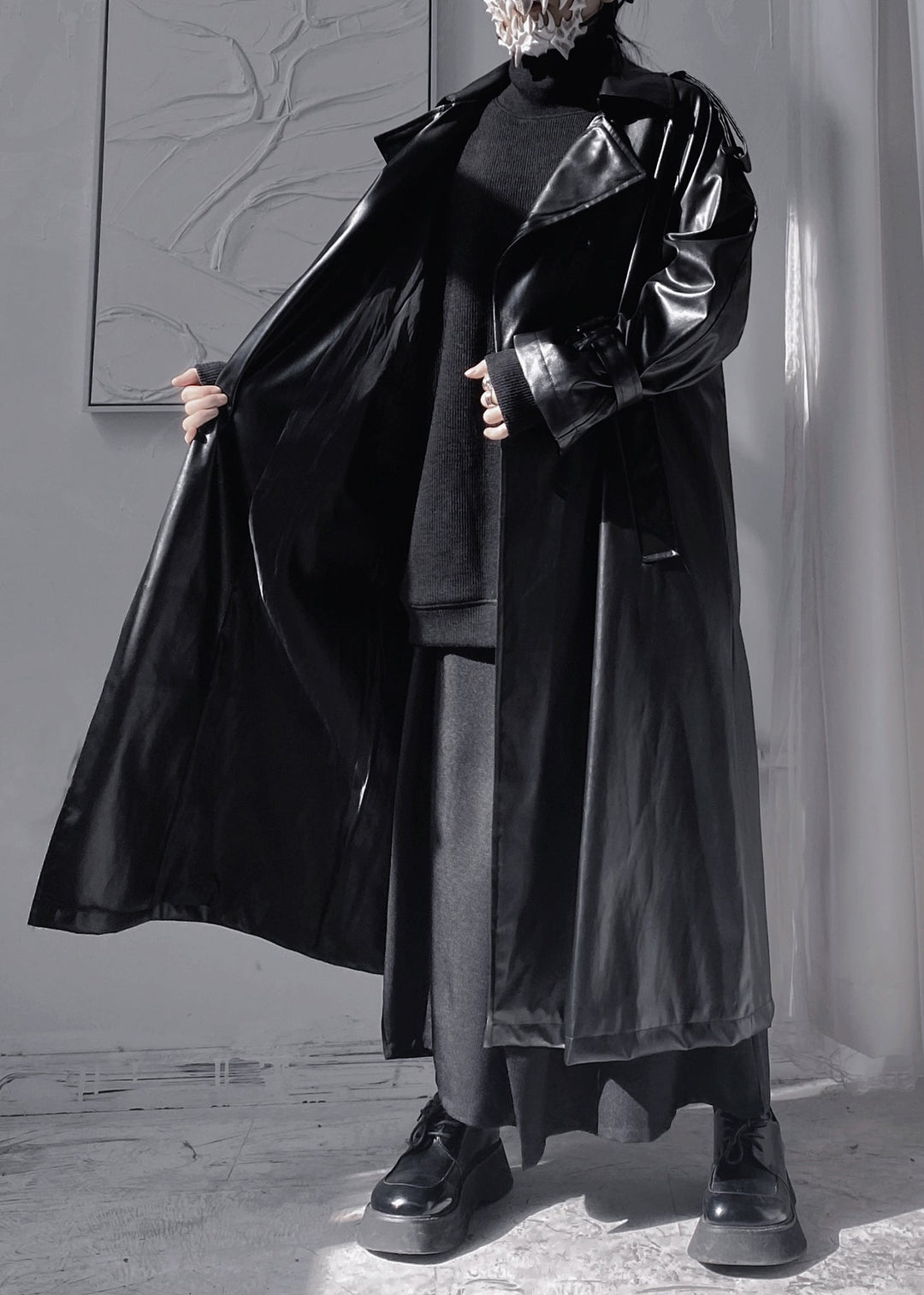 Drune | Schwarze Peter-Pan-Kragen Patchwork-Bänder Faux-Leder Lange Trenchcoats Lange Ärmel