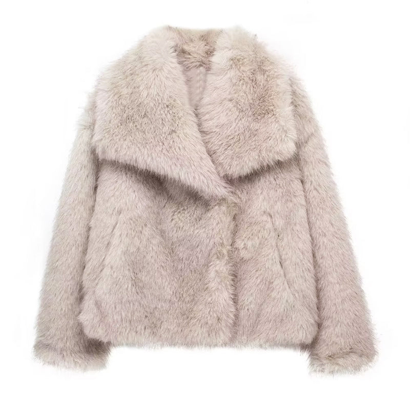 Drune | Kurz geschnittene Faux-Fur-Jacke mit übergroßem Kragen